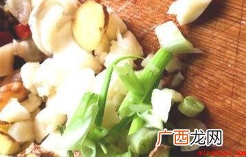 猪横脷怎么做?猪横嵴脷切成一片一片 猪横脷怎么做