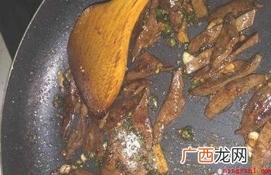 猪横脷怎么做?猪横嵴脷切成一片一片 猪横脷怎么做
