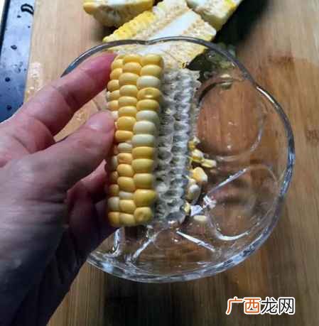 新鲜玉米粒怎么剥,如何剃玉米粒？