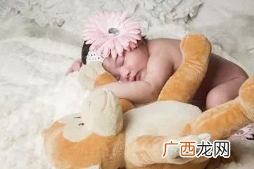 依恋关系可以分为安全依恋和不安全依恋对吗,依恋模式主要分为哪两种依恋？
