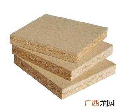 刨花板和颗粒板的区别都有哪些,松芯板和颗粒板有区别吗？