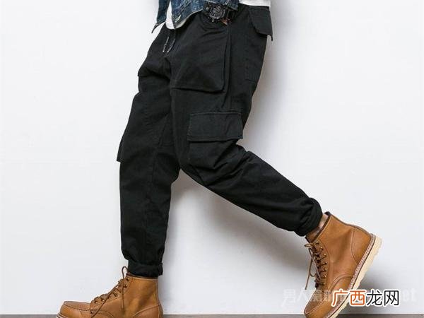 工装裤搭配,深灰色工装裤搭配什么短袖？