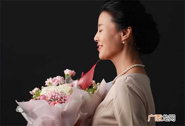 女人哪里长痣能发大财