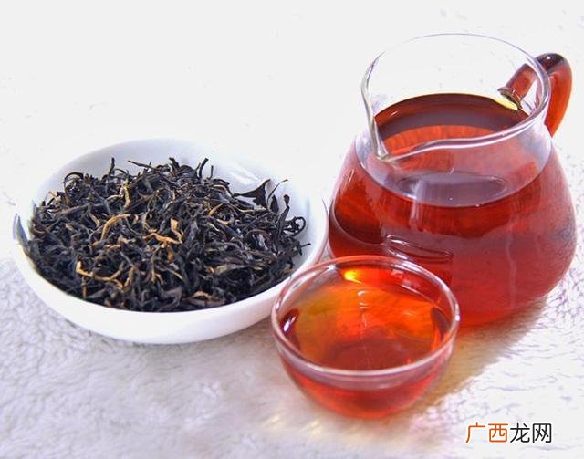 红茶需要多少度的水温,冲泡红茶的水温？