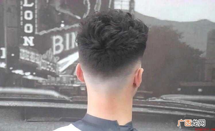 男生怎样选择适合自己的发型