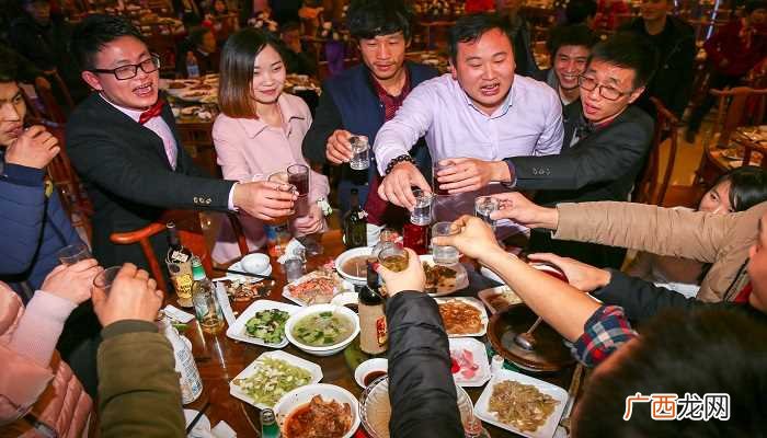 梦见喝喜酒