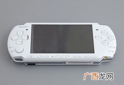 请问索尼psp3000停产了吗,PSP3000二手的耐不耐用？