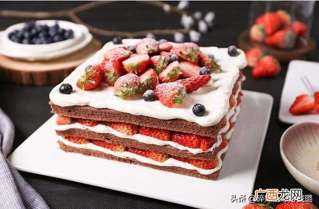 蛋清打发不起来是怎么回事,做蛋糕打发蛋清没成功能做吗？