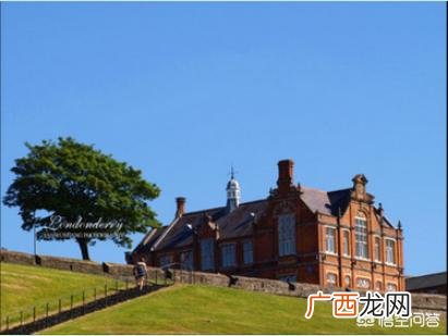 谁知道利物浦的全年气候,英国的气候与中国有什么不同？