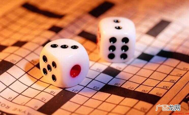摇骰子酒桌上必不可少的一种桌上游戏 摇骰子怎样玩