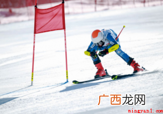 高山滑雪参赛选手碰旗子原因是什么 高山滑雪选手碰旗子原因是什么