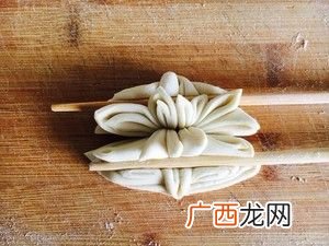莲花卷怎么做,油曲连馍做法？