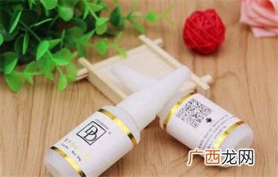 美甲没有解胶剂怎么卸甲片,解胶剂怎么卸甲片？