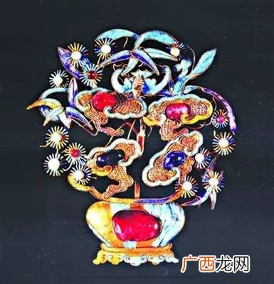 清朝妃嫔头饰首饰详细名称,清朝宫女头上戴的是？