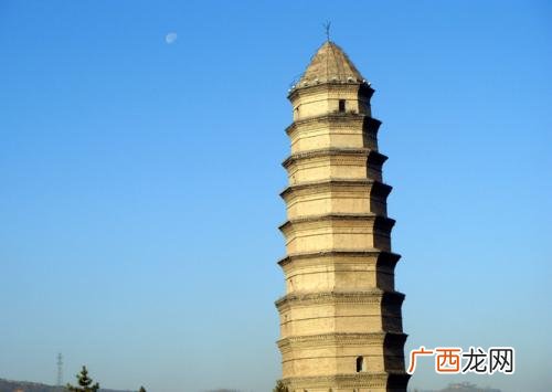 延安宝塔山上的宝塔叫什么塔,颐和园的四个塔如何分布？