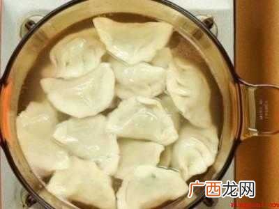 饺子怎么吃共有3个步骤 饺子怎么吃