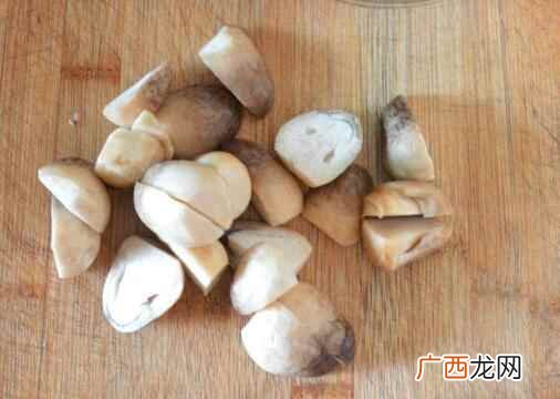 草菇焯水的目的是什么 草菇要焯水吗