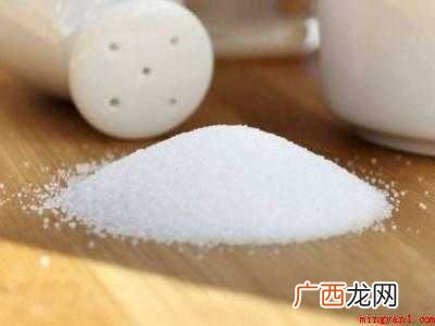 白色衣物染色了怎么洗白