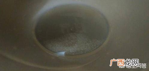 水晶泥用牙膏怎么做,怎么用洗发露牙膏做水晶泥？