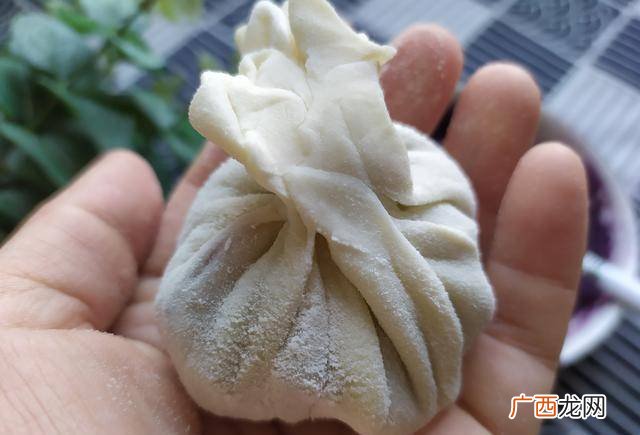 女人的饺子皮翻开是什么意思,女孩子翻皮是什么意思？