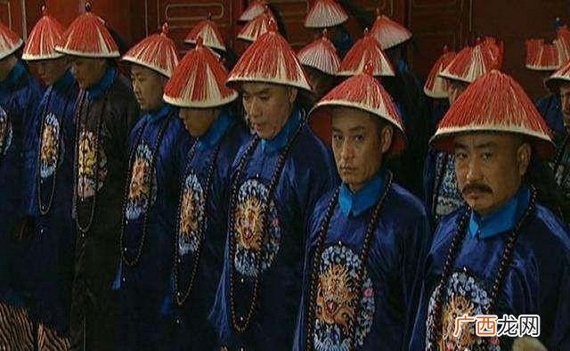康熙的三子胤祉生平及为人,康熙的阿哥们叫什么名字？