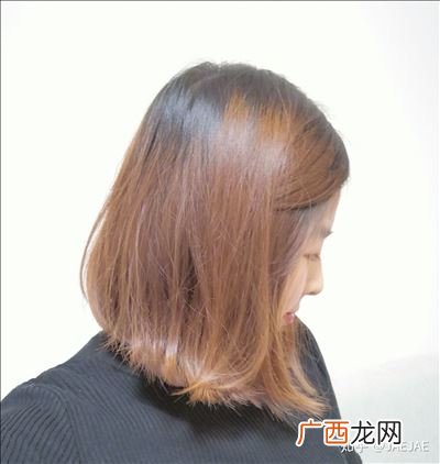 为什么理发师都不建议染黑色,不论什么颜色的头发都可以直接染黑色吗？