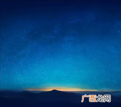蓝色配什么颜色好看,蓝色配什么颜色最高级？