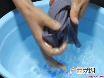 羽绒服清洗工作经验分享 羽绒服怎么擦洗干净