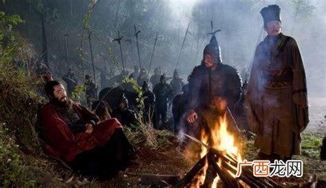 新三国曹操败走华容道在哪一集,94版三国演义曹操败走华容是47集吗？