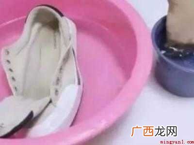 84消毒液漂白鞋子的正确方法