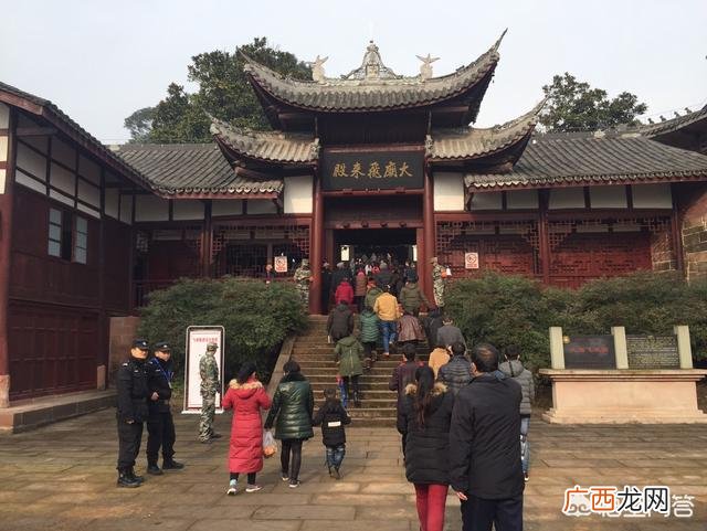 峨眉山是谁的道场,峨眉山现在有住道士的道观吗?不要听说的，要真知道的？