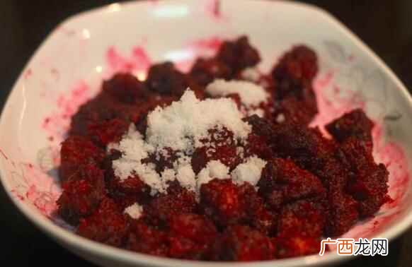 糖拌杨梅是不容错过的一道美食 糖拌杨梅的做法