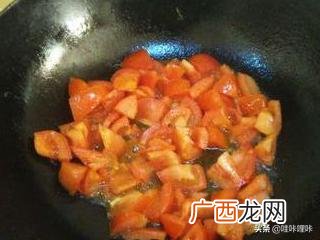 怎么炒西红柿好吃,炒西红柿用盐吗？