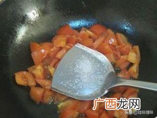 怎么炒西红柿好吃,炒西红柿用盐吗？
