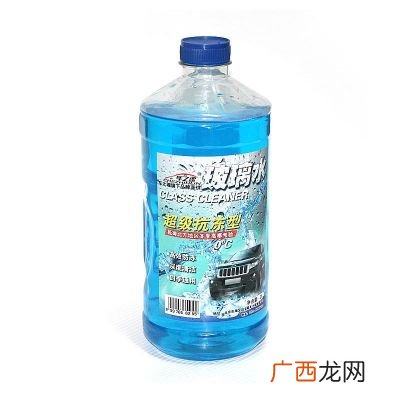 雨刮精和玻璃水有什么区别,雨刷精泡腾片和液体雨刮精哪个好？