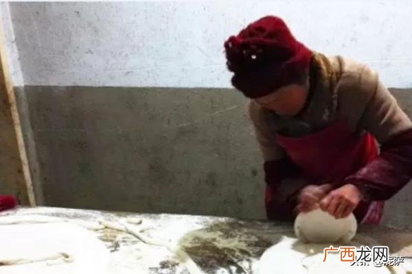 手工面条的做法和配方,如何制作纯手工挂面?