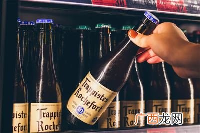 罗斯福10号是黑啤吗,一瓶罗10相当于啤酒多少？