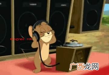 最立即的法子是开启浏览器搜索,键入歌词查询检索的结果,看是否 怎样找歌名？