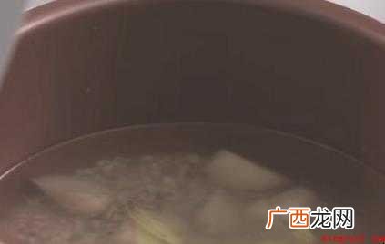 薏米是补身药用的佳品,煮粥食用不仅能保留它本身的营养价值