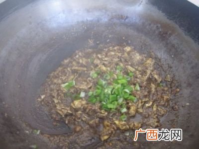 东北炸鸡蛋酱的家常做法,东北鸡蛋酱正宗做法王刚？