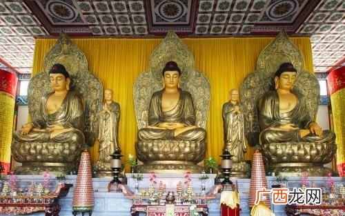 佛教皈依三宝是什么意思,去寺院参加三皈依步骤是什么？