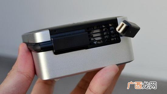 苹果电脑怎么使用移动硬盘,我刚购买了一个希捷移动硬盘，请问怎么使用呢？