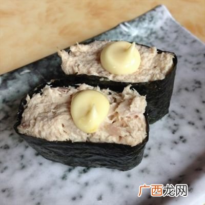 吞拿鱼沙律寿司怎么做,棒约翰披萨怎么样？