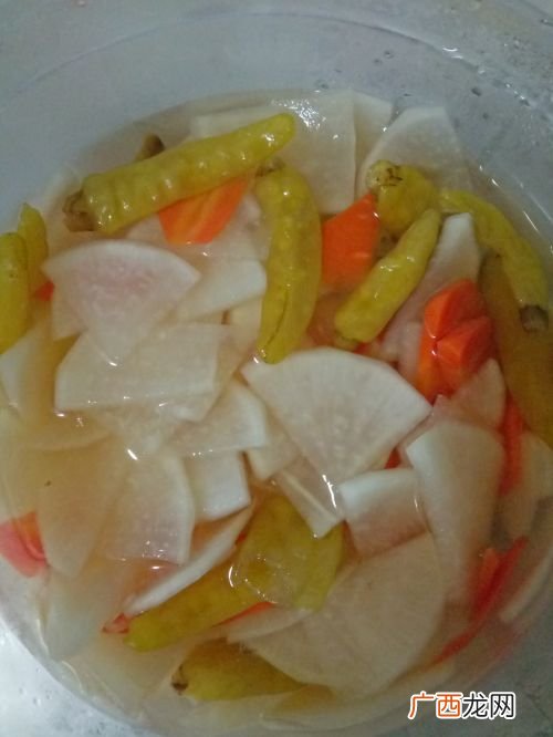 泡椒怎么腌制,泡辣椒段的腌制方法？
