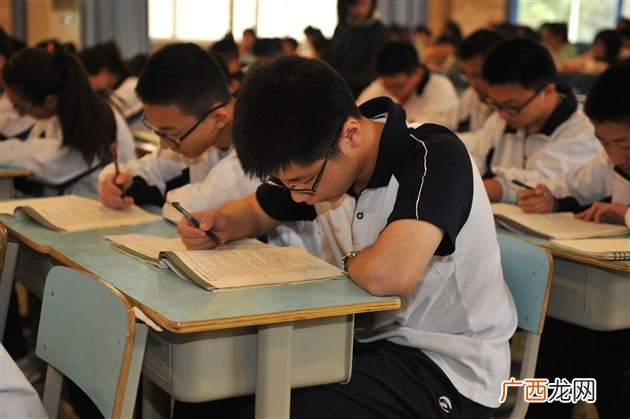 高中英语老师需要什么水平,高中英语教师要几级证书？