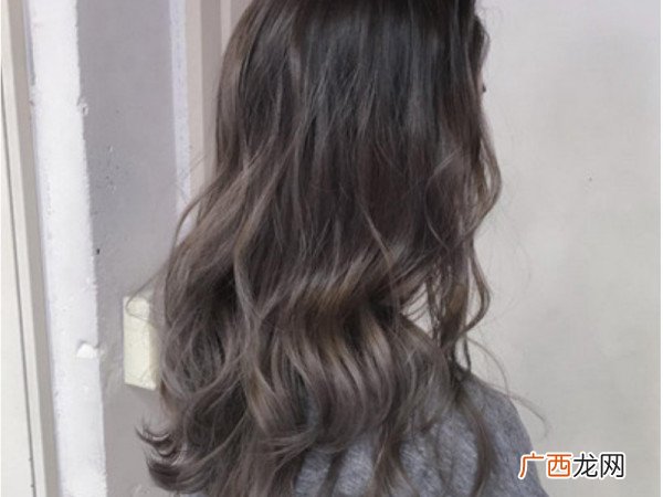 冷棕色头发掉色后是什么颜色,冷色头系头发会掉成什么颜色?