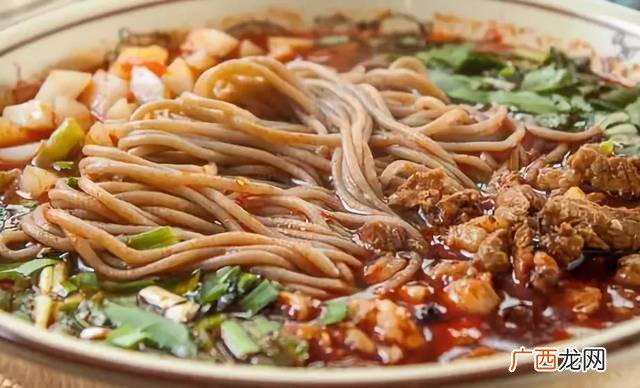 荞面饸饹的做法,荞面饸饹的和面方法和比例？