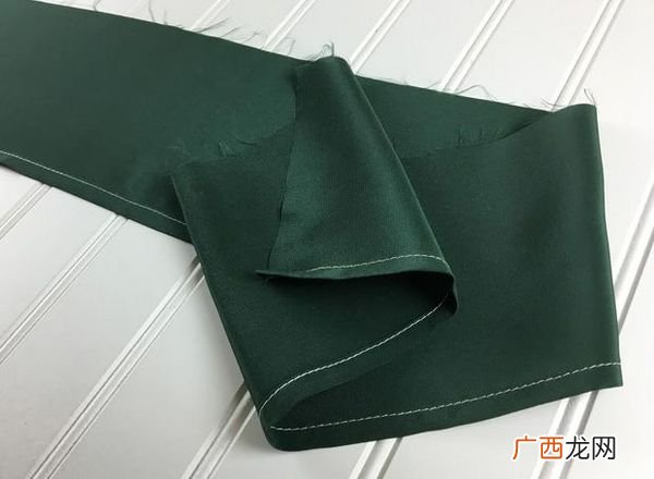 手工褶皱花边怎么缝,钩针花边毛衣底边织法大全？