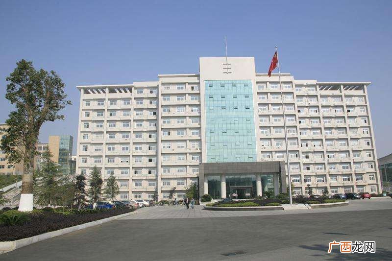 位于长沙市的一本二本大学有那些,2021长沙大学是一本还是二？