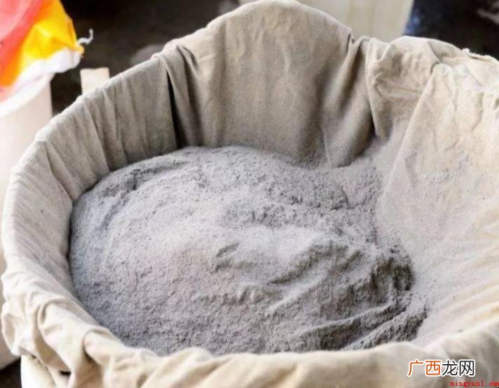 有关草木灰的功效是什么 草木灰的作用是什么